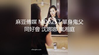 国产AV 皇家华人 RAS0166 与哥哥女友独处却被扑倒 超淫荡痴女主动骑乘 维裏娜