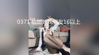 面对镜头貌似表情还有点不自然 贵在真实