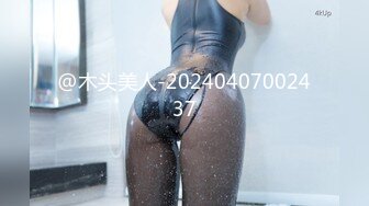 极品欲女黑丝美乳金牌小可和炮友激情啪啪，无前戏暴力插入直喊痛，玩出感觉主动骑乘J8扭动，最后口爆裹射