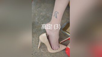  眼镜哥出租屋猛操在银行工作的极品女友完美露脸