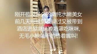 H罩杯韩国巨乳女主播，一对豪乳又大又软，揉捏吸吮奶头，抹上润滑油，小小奶头带上乳夹