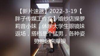 2020黑客破解家庭网络摄像头监控偷拍精选气质美少妇大清早客厅吃屌